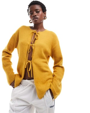 Monki stickad fjärilsknyte cardigan i gul melange