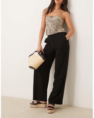 ASOS DESIGN avslappnade raka byxor i linne i svart