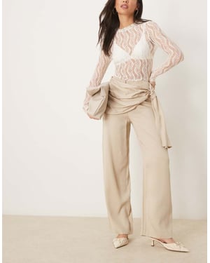 ASOS DESIGN tapered byxa med omslagdetalj i sten