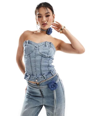 Simmi denim strukturerad sweetheart-hals korsett topp med corsage choker-koord i ljusblå tvätt