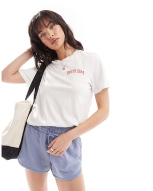 Pieces oversized Tokyo t-shirt i vit och röd