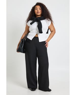 Plus Woven Pocket Detail Wide Leg Trouser