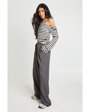 Tall Woven Tailored Pleated Wide Leg Trouser