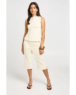 Woven Broderie Capri