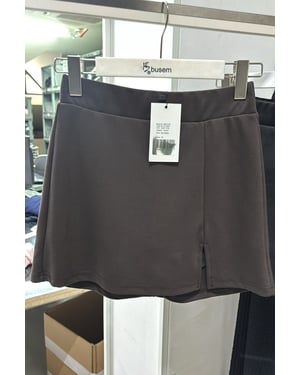 Högmidjad minikjol med slits