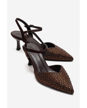 Vilka Verfraaide Slingback Kitten Heel Pumps