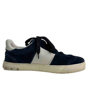 Valentino Garavani Flycrew lage sneakers in marineblauw suède