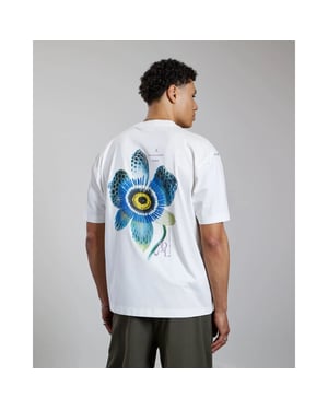 Aeden Luceris tee off