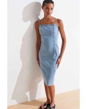 Aansluitende midi denim jurk met vierkante halslijn