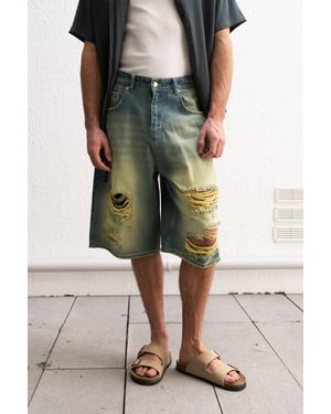 Zara Denim Capri Shorts med förstörda detaljer