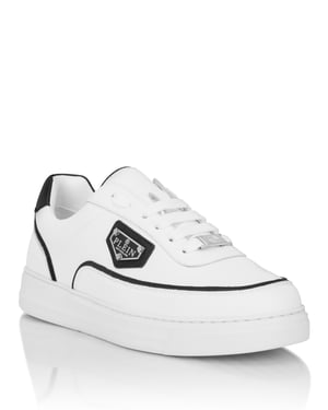 Low-Top Sneakers Triangle