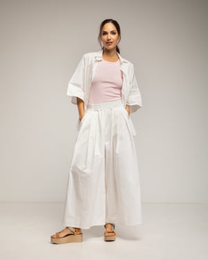 Set van broek en oversized overhemd, met elastische taille, plooi op de rug en een zak