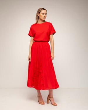 Uitlopende rok met kantdetails, voering en een elastische taille