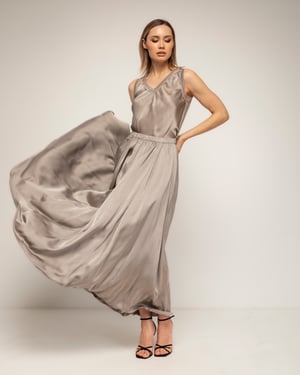 Lange uitlopende rok met elastische taille