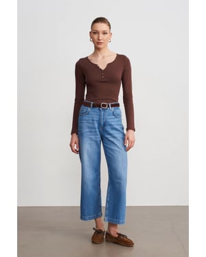Högmidjade vida jeans