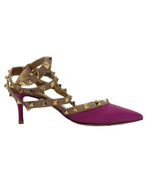 Valentino Rockstud Sandalen in Roze en Beige Leer