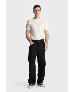 Avslappnad passform raka jeans