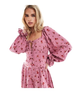 Miss Selfridge Petite långärmad jumpsuit i rosa blomstertryck