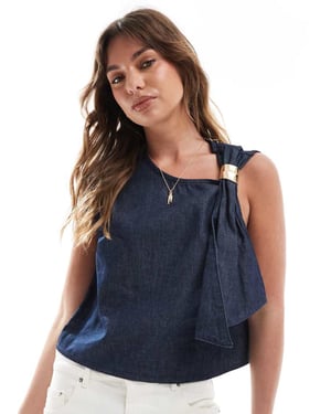 ASOS DESIGN denimtop med asymmetrisk hals och guldhardware