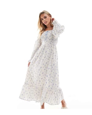 Miss Selfridge Petite mjölkerska maxiklänning i blått blommönster