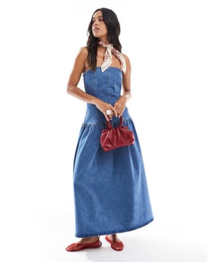 ASOS DESIGN bälte midja bandeau denim midi klänning med sänkt midja i mellanblå