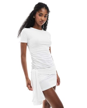 Monki kortärmad ruched minibklänning med draperingsdetalj i vitt