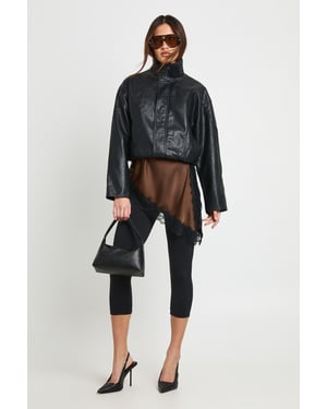 Sculpting Matte Slinky Capri Pant