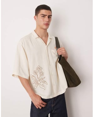 ASOS DESIGN oversized boxy linne-look skjorta med broderi i beige