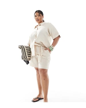 Vero Moda Curve knytmidja shorts-set i havremjölk