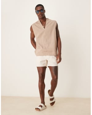 ASOS DESIGN smala kortare längd linneblandning bermudashorts i stenvit