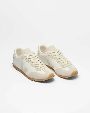 Trainers in Cream