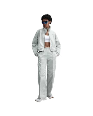 Nike Joggingbyxor för damer i vävd NSW-modell (Ljus silver/vit)