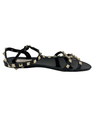 Valentino Garavani Rockstud Platte Sandalen in Zwarte Rubber