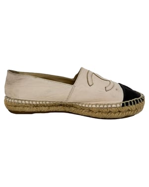 Chanel CC Napperleer Espadrilles met Cap-Toe in Nude