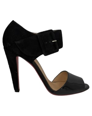 Christian Louboutin Trezotro Spännsandaler i Svart Mocka