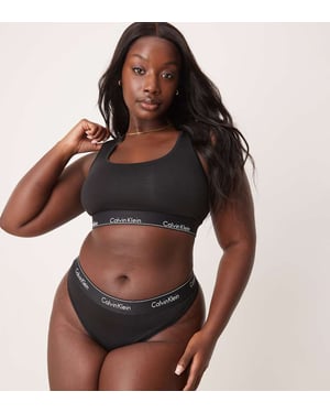 Calvin Klein Plus modern bomull utan foder racerback logoband bralette i svart