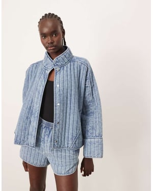 ARRANGE quiltad boxy-jacka med sliten look i tvättad blå med breda ärmar