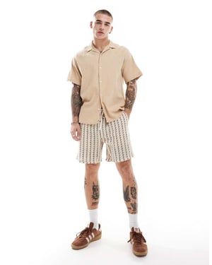 Cotton On shorts i naturlig rand