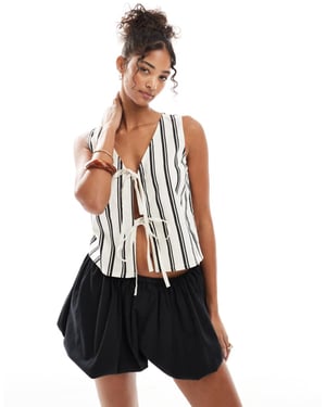 Wednesday's Girl stripe tie front top in white