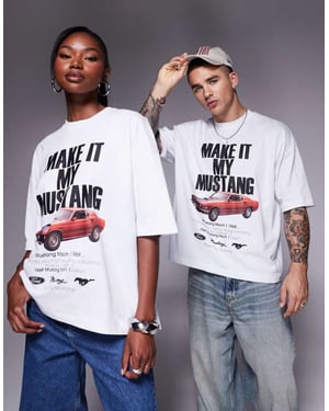 ASOS DESIGN unisex boxig oversize t-shirt med Ford Mustang-slogantryck i vitt