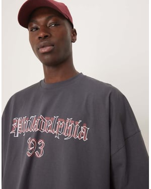 ASOS DESIGN oversized boxig tungvikts t-shirt 240gsm med sporttryck i kolgrå