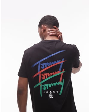Tommy Jeans t-shirt med upprepat logotyptryck på ryggen i svart
