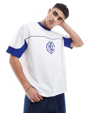 ASOS DESIGN oversized t-shirt med paneler och sportgrafik i vitt