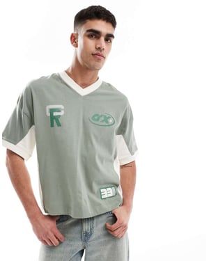 ASOS DESIGN boxig oversized t-shirt med sänkt axel och skurna och sydda paneler samt sportgrafik i grön