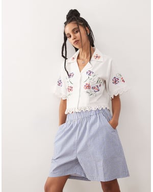 Återvunnen vintage kortärmad skjorta med broderi