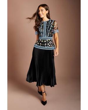 Short Sleeve Embroidered Pleated Skirt Midi Dress
