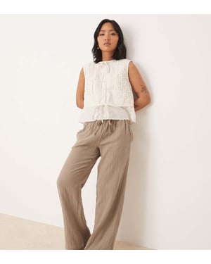JDY Petite vida byxor i brun cheesecloth