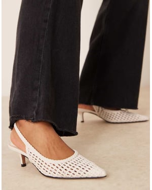 ASOS DESIGN Mellanhäga skor med stjärnmönster i off white