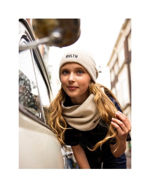 Looxs Revolution Beanie gebreid zand voor meisjes in de kleur