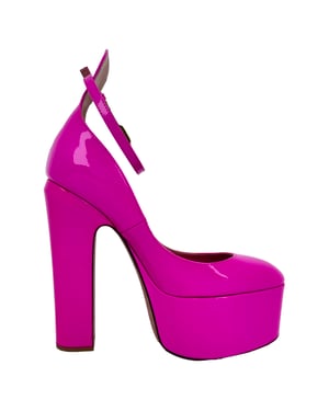 Valentino Garavani Tan-Go platformpumps in roze lakleer